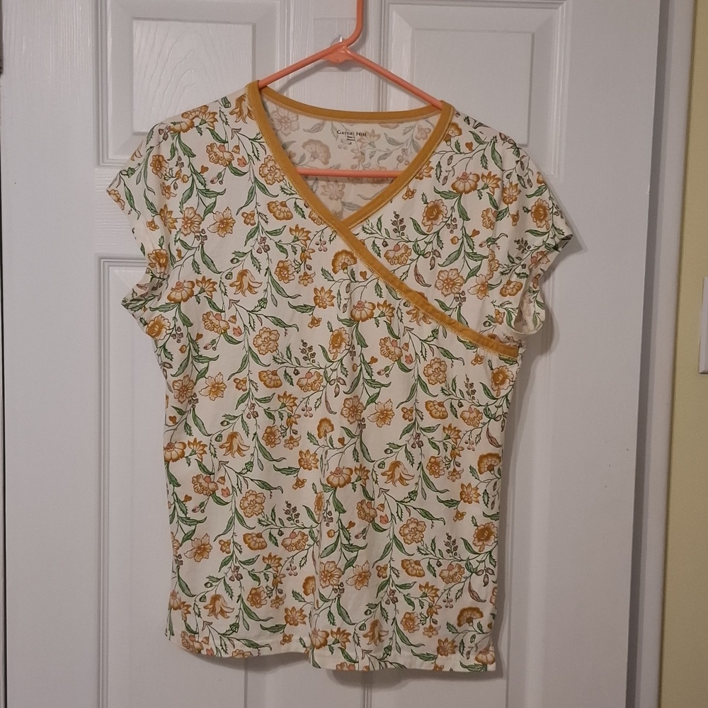 Garnet Hill sz S, (runs big), floral print, organic cotton top in golden yellow